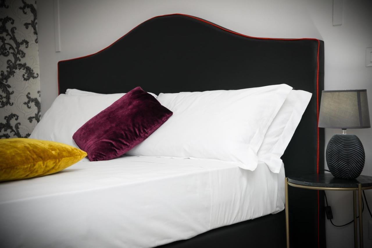 סלרנו Principessa Isabella Luxury Rooms מראה חיצוני תמונה